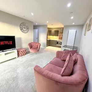 https://city-edge-apartment.cambridgehotelsuk.com