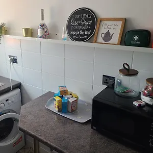 https://apt-marina.cardiffhotelswales.com
